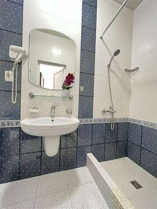 Гостиница Линкор Геленджик Стандарт double-13